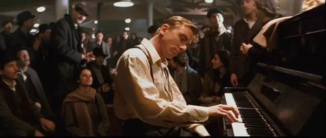 《海上钢琴师》:有一种强大,宁可一生孤独,也不随波逐流