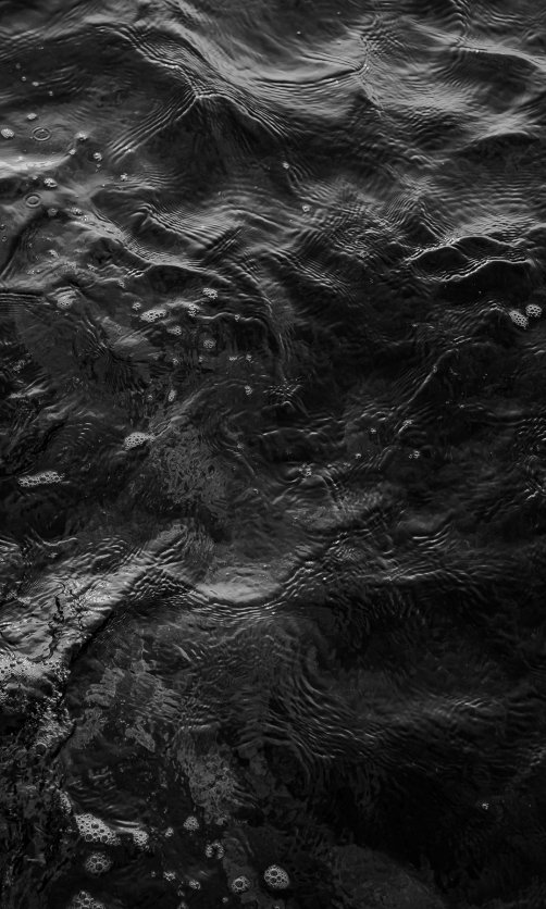 黑暗波纹波浪的特写